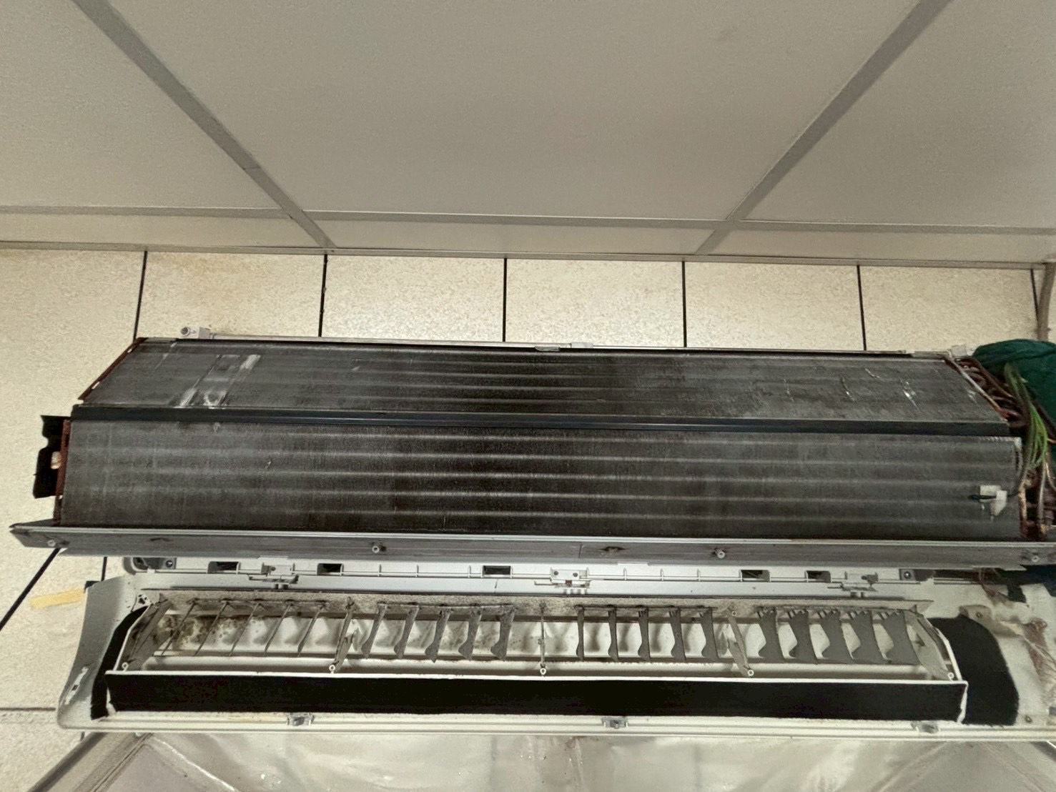 台中北屯松竹寺分離式冷氣清洗一台