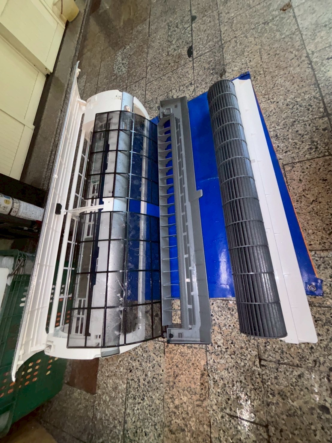 台中大里水果店分離式冷氣清洗