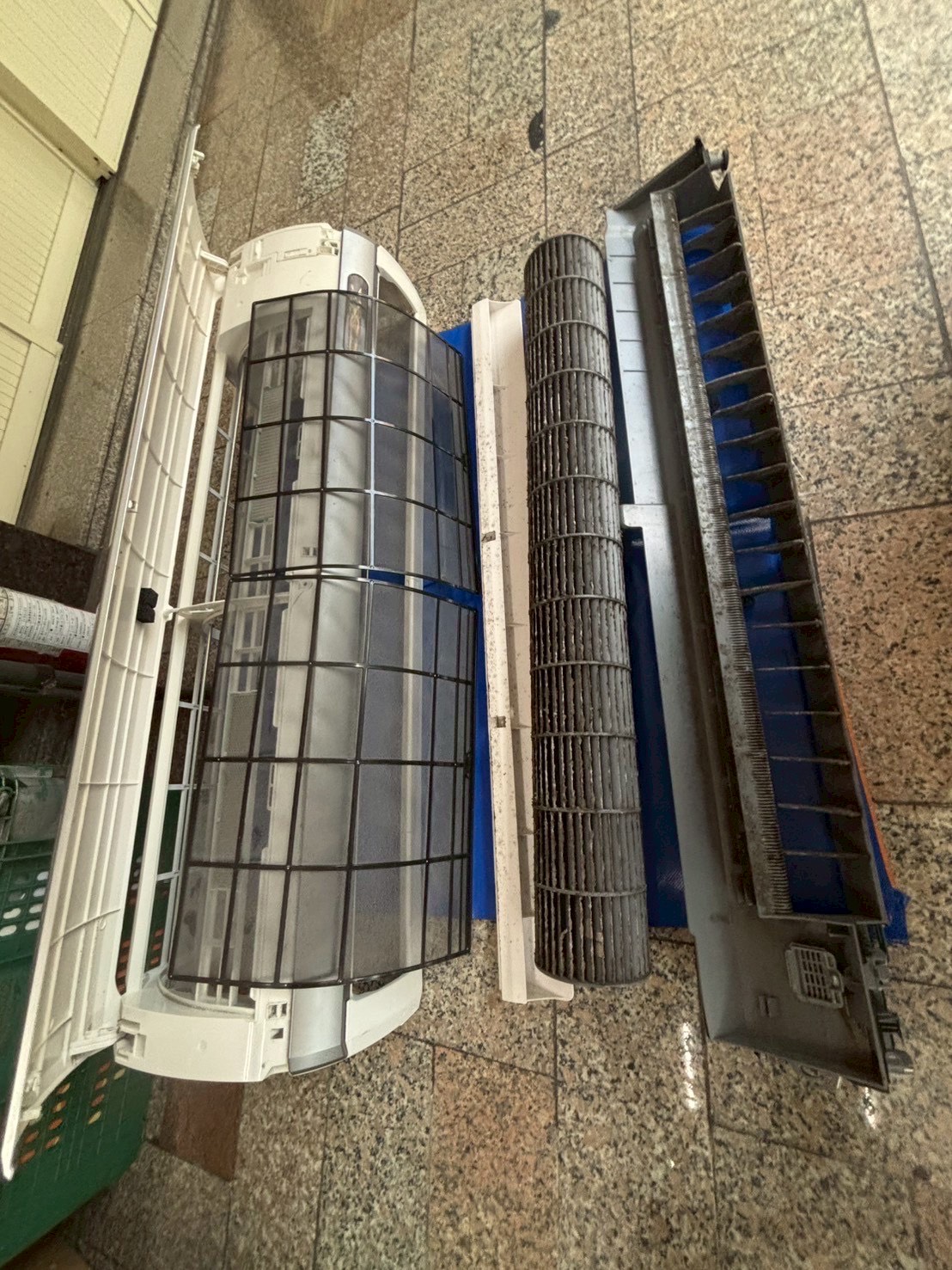 台中大里水果店分離式冷氣清洗