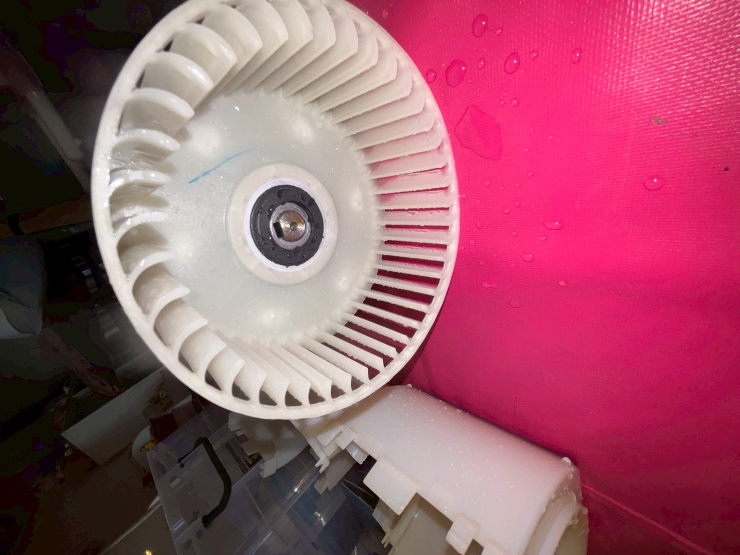 台中烏日吊隱式冷氣清洗