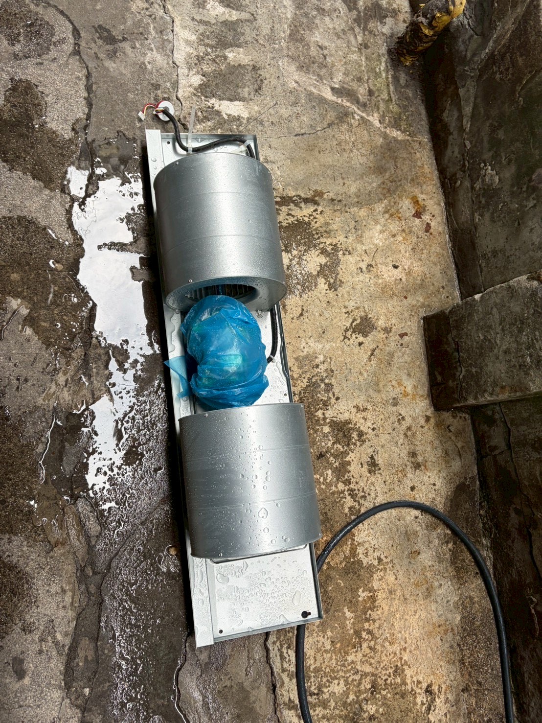 台北市西門町兩間店面冷氣清洗