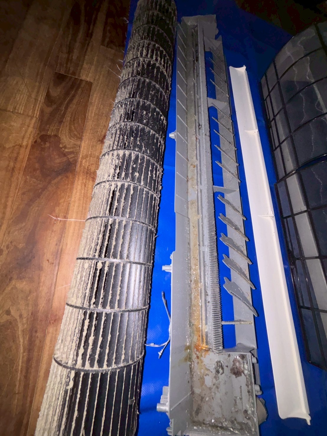 台中西區分離式冷氣清洗一台