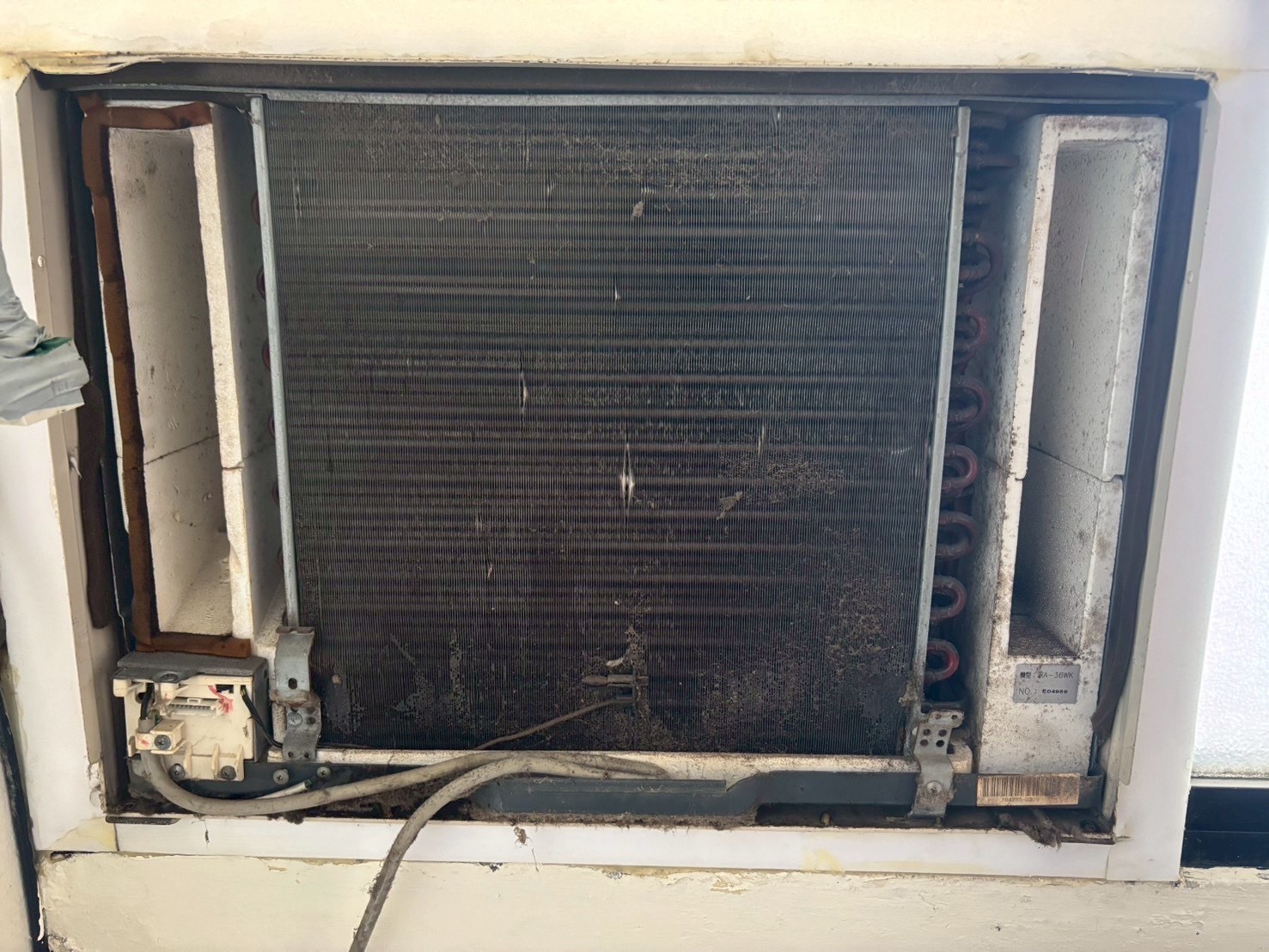 台中西區窗型冷氣清洗一台