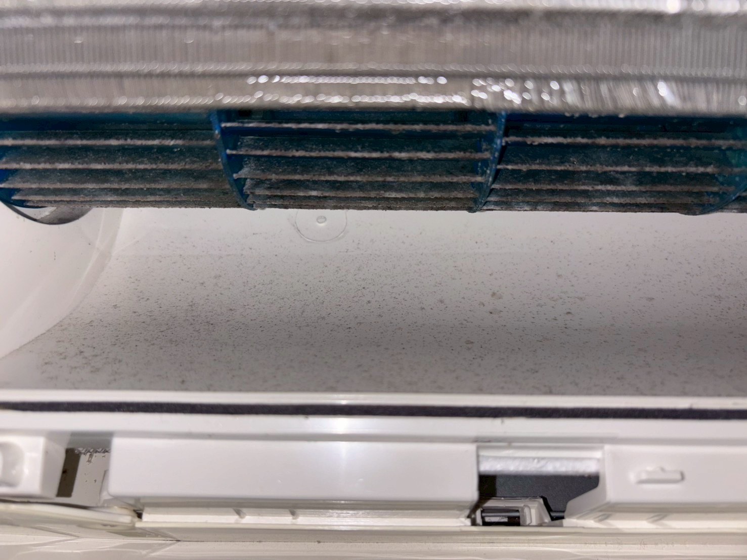 台中南區三菱重工分離式冷氣清洗一台 