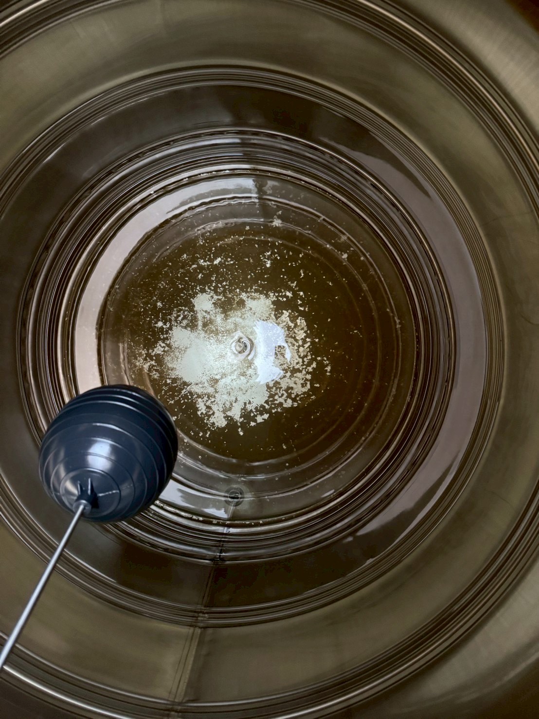 台中西區老四川麻辣火鍋 水塔清洗