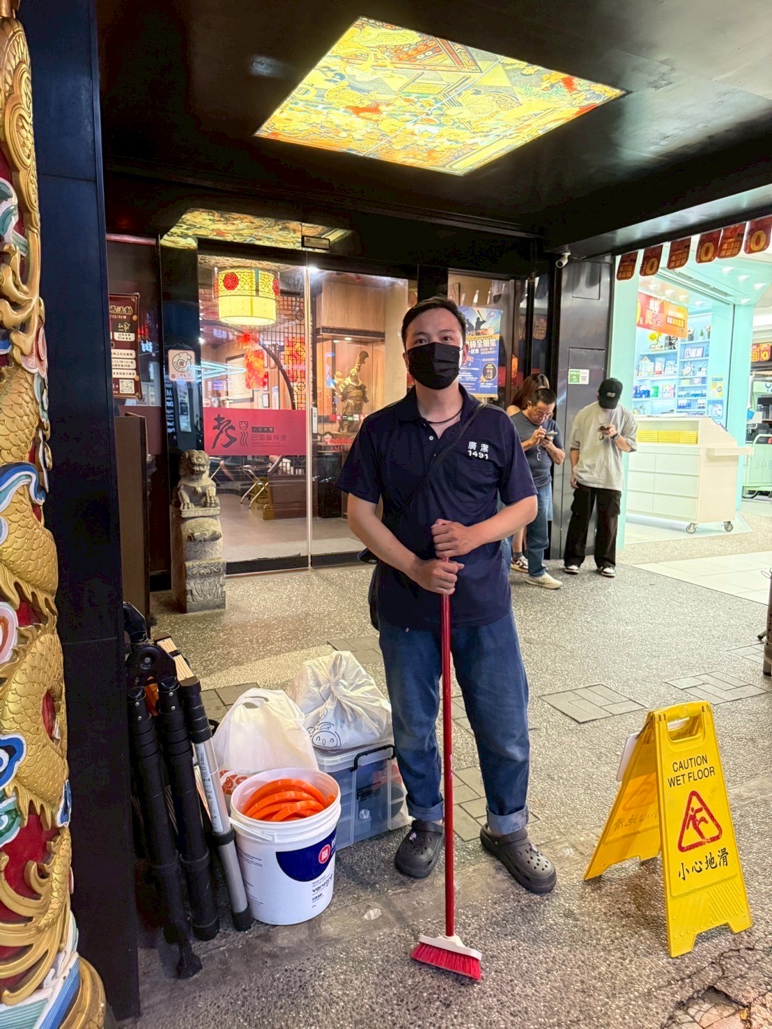 台中西區老四川麻辣火鍋 水塔清洗