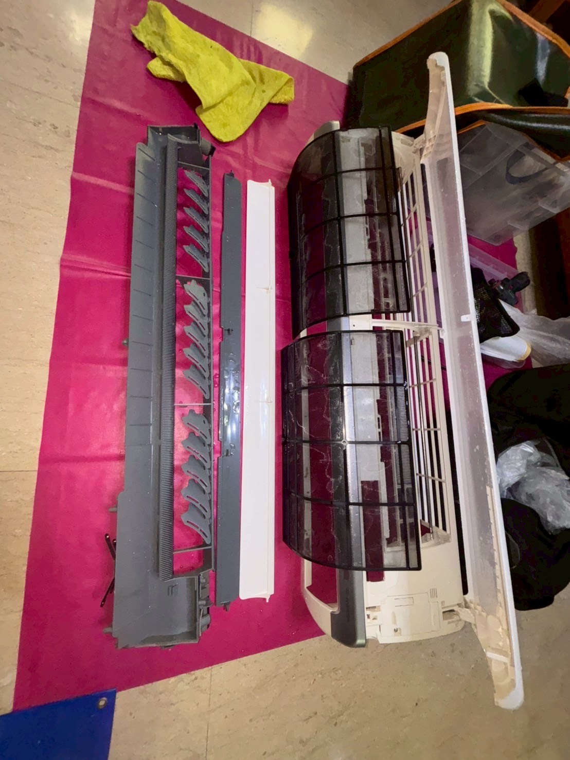 台中西屯區分離式冷氣清洗一台