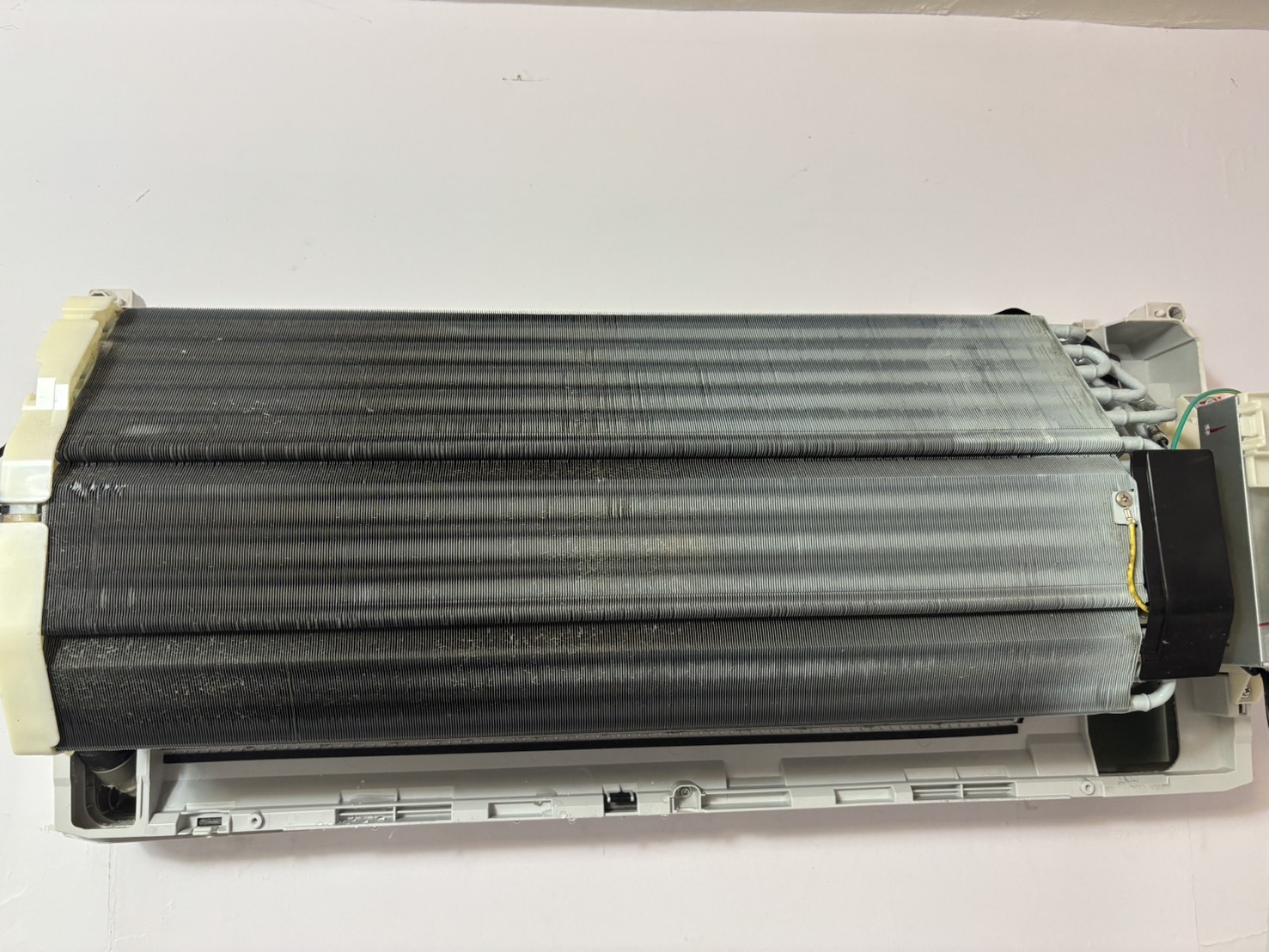 台中南屯分離式冷氣清洗一台