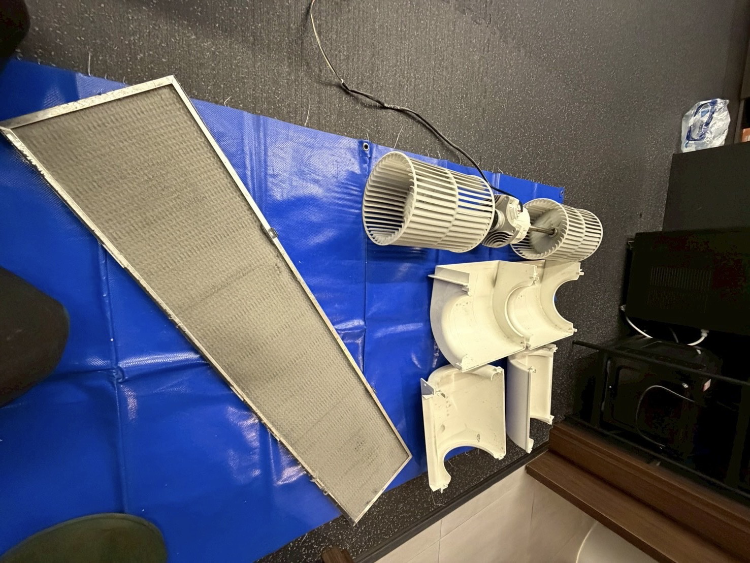 台中北屯健身房 吊隱式冷氣清洗