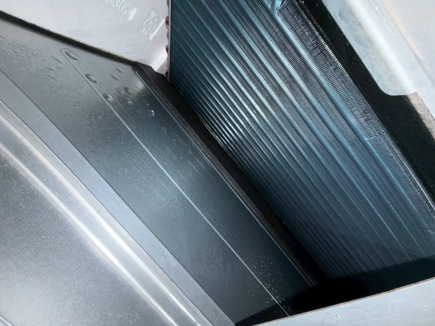 台中北屯健身房 吊隱式冷氣清洗