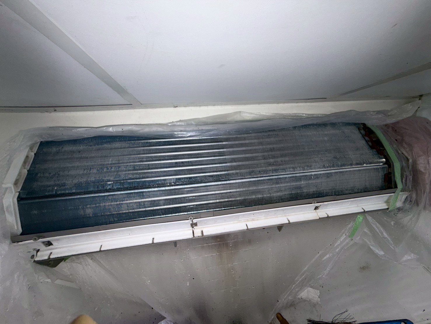 台中大雅 分離式冷氣清洗 中央廚房